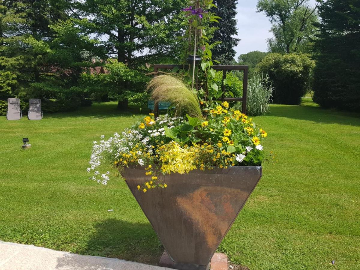 Le Venay Bed & Breakfast Frontenaud Екстериор снимка