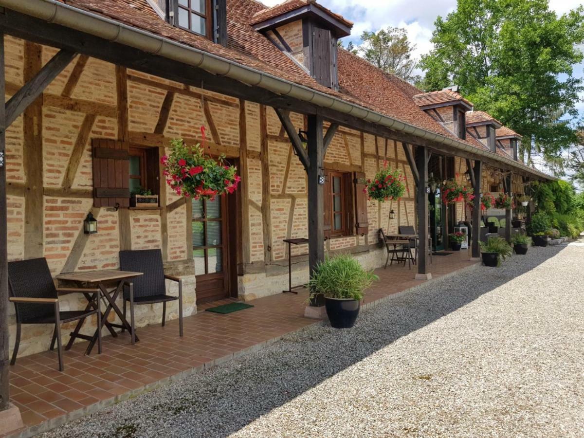 Le Venay Bed & Breakfast Frontenaud Екстериор снимка