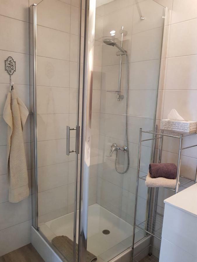 Le Venay Bed & Breakfast Frontenaud Екстериор снимка