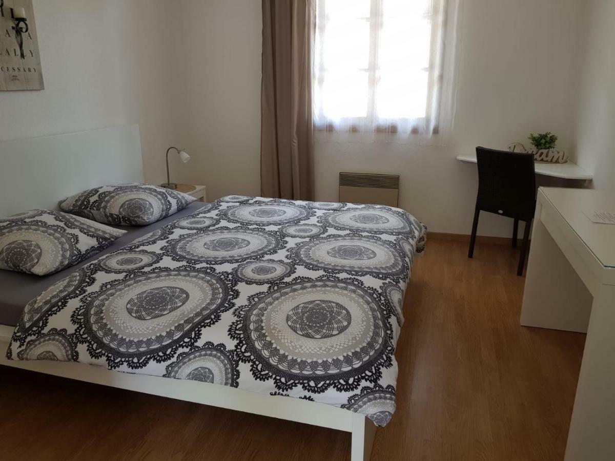 Le Venay Bed & Breakfast Frontenaud Екстериор снимка